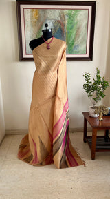 VYOMINI – CREAMISH PEACH KANJIVARAM WITH GREY PINK TEMPLE MOTIFS