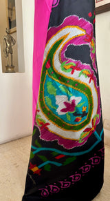 OVI – CONTEMPORARY RANI PINK IKAT WITH A DRAMATIC PAISLEY AANCHAL
