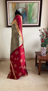 TARAITA – GREY RED KANJIVARAM WITH GEOMETRIC AANCHAL