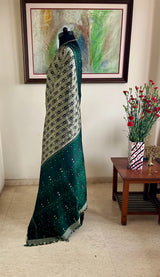 BARNIKA – ELEGANT ASSAM SILK WITH FLORAL VINE DETAIL
