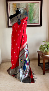 RAJASI — A TRIPLE MUNIYA PAITHANI OF RARE GRANDEUR