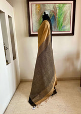 KRISHNAVI – BEIGE PURE COTTON‑LINEN WITH BLACK BORDERS AND STRIPED AANCHAL