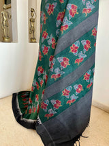 SUBHRAJA – GREEN NUAPATNA COTTON WITH HIBISCUS AND STRIPED AANCHAL