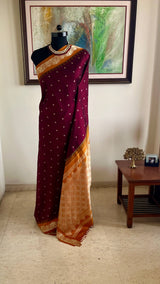 NIHIRA – A STRIKING KANJIVARAM SILK IN MAROON AND OCHRE