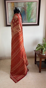 SIVANI – A BEIGE AND RUST BOMKAI SILK WITH EXQUISITE DETAILING