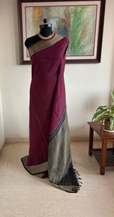 ESHNA – A STRIKING KANJIVARAM IN MAROON, BLACK AND GOLD