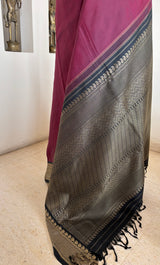 ESHNA – A STRIKING KANJIVARAM IN MAROON, BLACK AND GOLD