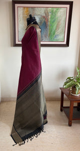 ESHNA – A STRIKING KANJIVARAM IN MAROON, BLACK AND GOLD
