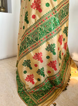 JIMISHA – GOLDEN BEIGE ASSAM SILK SAREE WITH FLORAL BORDERS AND AANCHAL