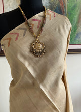 MANNA – SOFT TUSSAR SILK WITH DISTINCTIVE ZIGZAG WEAVING