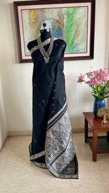 JAYALEKSHMI- BLACK SILVER ZARI KANJIVARAM WITH PAISLEY PEACOCK MOTIFS