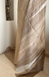 ZARIYA – UNDERSTATED TUSSAR SILK WITH STRIKING TEMPLE MOTIFS