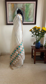 ZUNAIRA – AN ELEGANT CHANDERI SILK WITH A STRIKING GHICHA AANCHAL