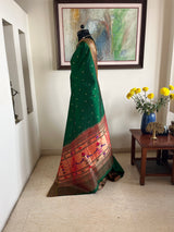 PALLAVITA – GREEN PAITHANI SAREE WITH ZARI PAISLEYS AND MOR KUNDA