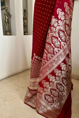 NAUREEN – REDDISH MAROON BANARASI WITH AN ELABORATE FLORAL AANCHAL