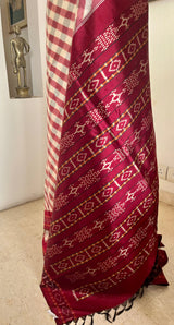 DEVISHA – DIAGONAL CHECKERED POCHAMPALLY WITH MAROON AANCHAL