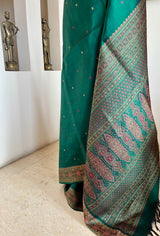 SPOORTHI — GREEN BANARASI WITH FLORALS AND PEACOCK DETAILS