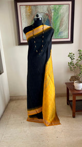 SUMEDHIKA – BLACK PATLI BOMKAI WITH AN INTRICATE FLORAL AANCHAL