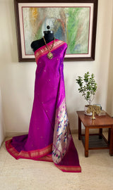 PANYA – MAGENTA PAITHANI WITH ZARI PAISLEYS & MOR KUNDA