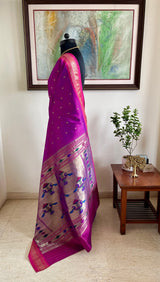 PANYA – MAGENTA PAITHANI WITH ZARI PAISLEYS & MOR KUNDA
