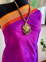 TANUSHREE- VIBRANT MAGENTA BOMKAI WITH RUDRAKSHA AND FLORAL DETAIL