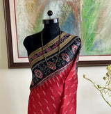 KARNIKA – MAROON BLACK KHANDUA PATLI WITH TEMPLE BORDER