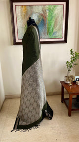 LATHIRA – LIGHTWEIGHT KANJIVARAM SILK WITH OFFWHITE GEOMETRIC BORDER