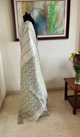 MANASHI: ELEGANT ASSAM SILK SAREE WITH FLORAL MOTIFS
