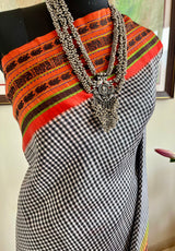 SHAIVI - BLACK WHITE CHECKS WITH RABBIT PEACOCK RUST BORDER