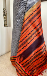 SHAIVI - BLACK WHITE CHECKS WITH RABBIT PEACOCK RUST BORDER