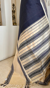 MANJULAI – BLUE AND OFF-WHITE KATTAM KANJIVARAM WITH FLORAL BORDERS