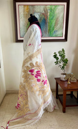 LAHYA- PRISTINE WHITE JAMDANI WITH MAGENTA BORDERS AND MOTIFS