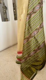 SIDHESWARI- CREAM KHANDUA WITH DOUBLE TEMPLE AND RUDRAKSHA BORDER
