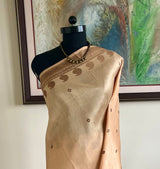RIDA- LIGHT BEIGE BANARASI WITH DIAMOND AND PAISLEY MOTIFS