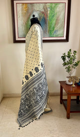 AIMEE – LIGHT CREAM ASSAM SILK WITH FLORALS AND PEACOCK AANCHAL