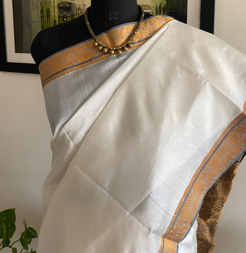 PARI-  A BEAUTIFUL WHITE FINE SILK COTTON WITH FULLY WOVEN BORDER AND AANCHAL