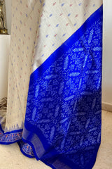 PRAVEENA – PUTAPAKKA MAGIC IN CREAM AND BLUE CONTRAST
