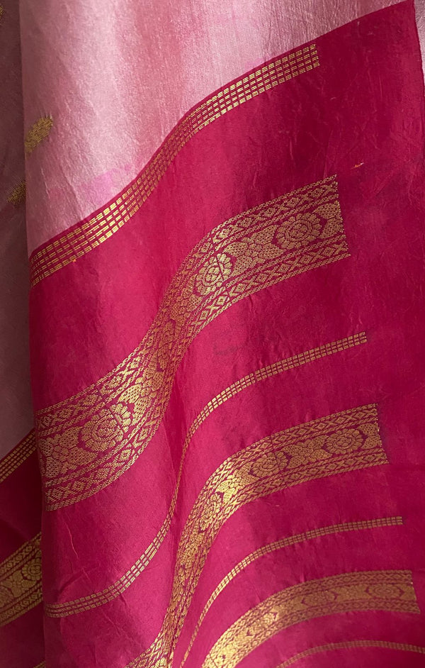 SUHASINI- A MAUVE AND MAROON SHOT COLOURED KANJIVARAM SAREE WITH GOLD ZARI BOOTIS IN THE BODY AND FULLY WOVEN GOLD AND MAROON  ONE SIDED BORDER AND AANCHAL
