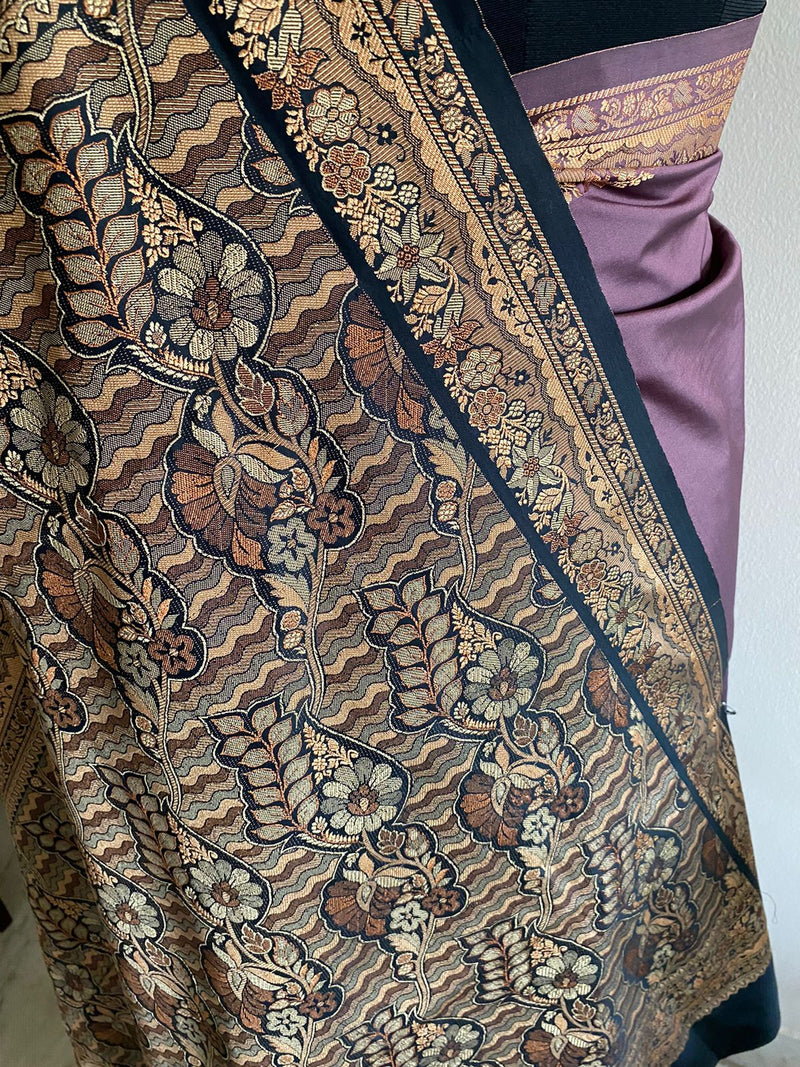 AABHA- PURPLISH ONION PINK SILK WITH A FULLY WOVEN MULTICOLORED BORDER AND AANCHAL