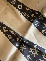 TARANGINI-  A GRACEFUL OFFWHITE AND BLACK PATLI POCHAMPALLY SILK SAREE WITH FLORAL MOTIFS IN IKKAT