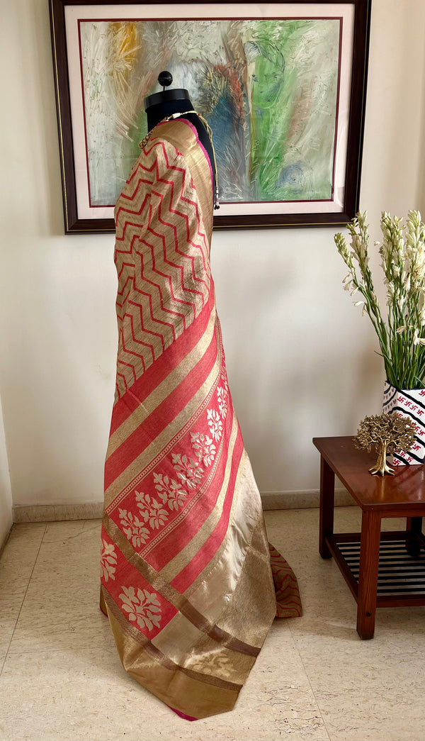 RITHWIKA- LIGHTWEIGHT TUSSAR SILK SAREE WITH RED AND GOLD MOTIFS