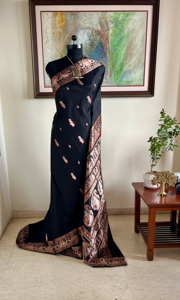 VISHAKHA – ELEGANT BLACK SWARNACHARI WITH PEACHISH COPPER ZARI WEAVES