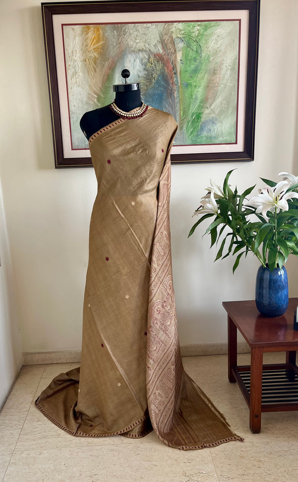 RASHITA – VINTAGE DARK BEIGE BOMKAI TUSSAR SAREE WITH FLORAL AANCHAL
