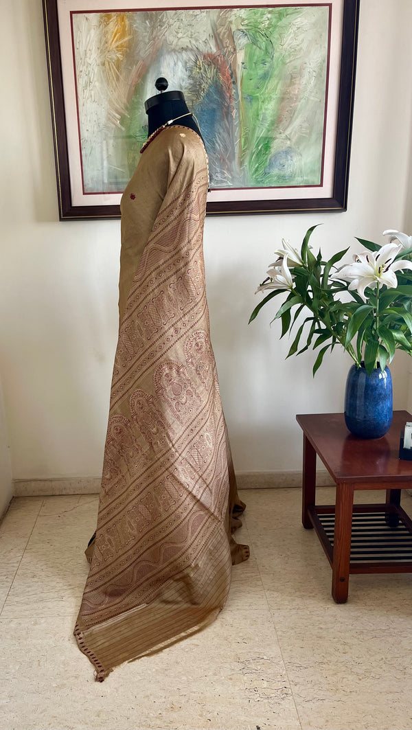 RASHITA – VINTAGE DARK BEIGE BOMKAI TUSSAR SAREE WITH FLORAL AANCHAL