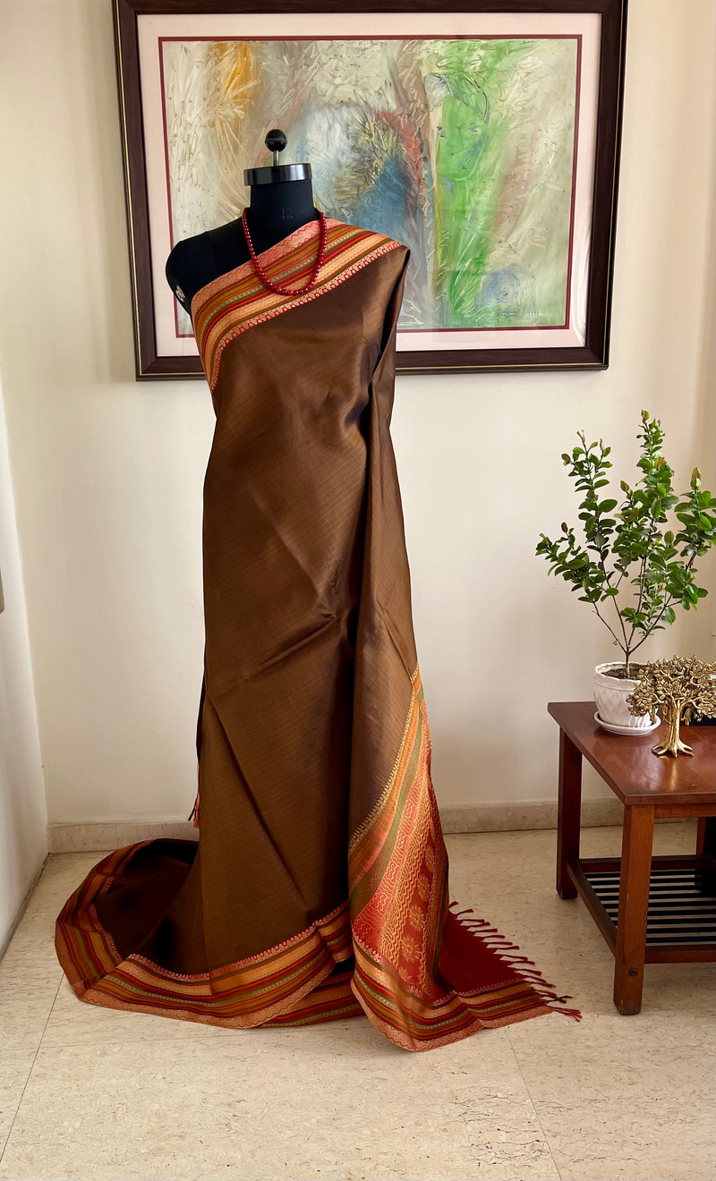 SIDDHIKA – BROWN KANJIVARAM WITH MULTI-TONED WOVEN BORDERS AND AANCHAL