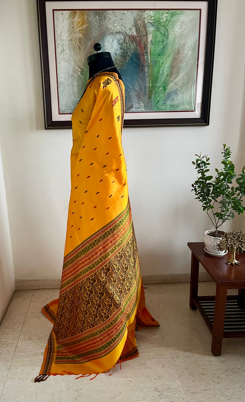 SARAYINI – GOLDEN YELLOW KANJIVARAM WITH MULTICOLOUR PEACOCK MOTIFS