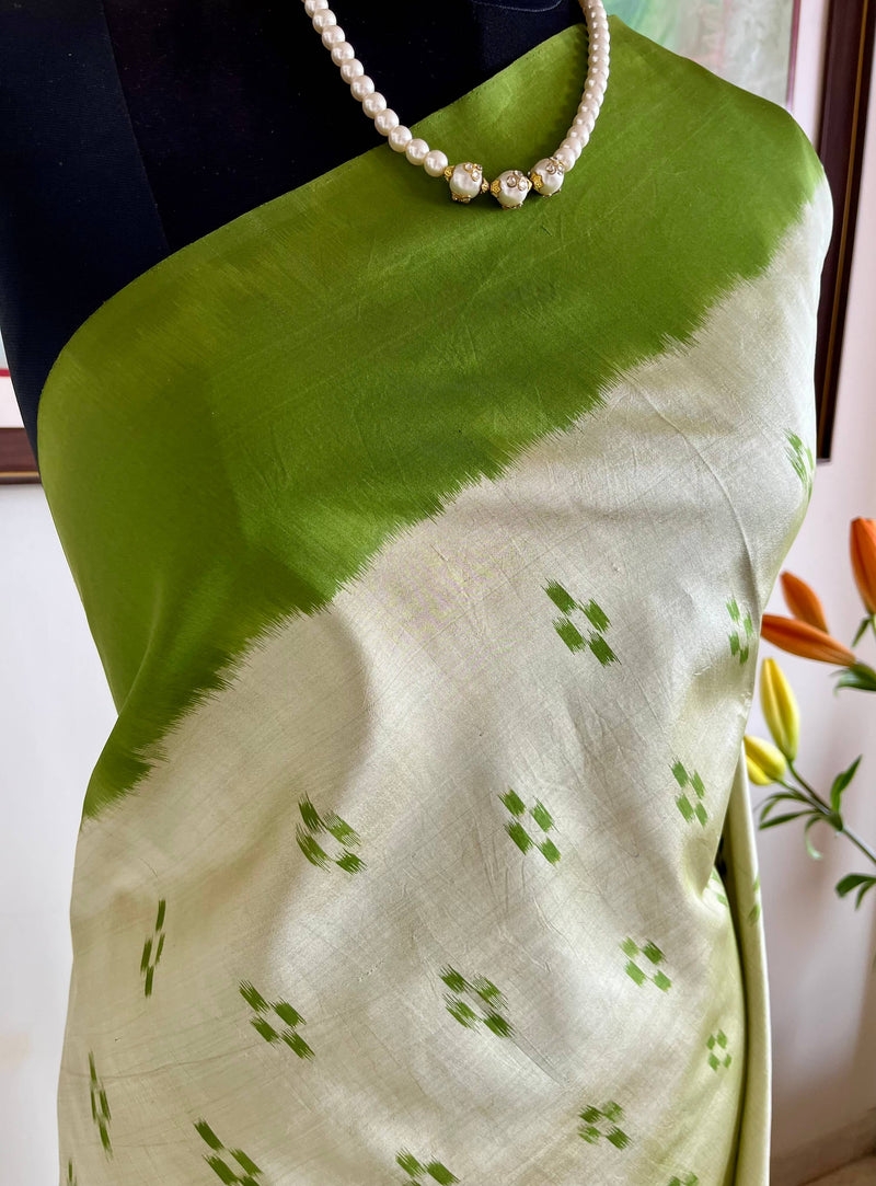 HITHA - GREENISH OFFWHITE POCHAMPALLY WITH TEMPLE BORDERS AND GEOMETRIC AANCHAL