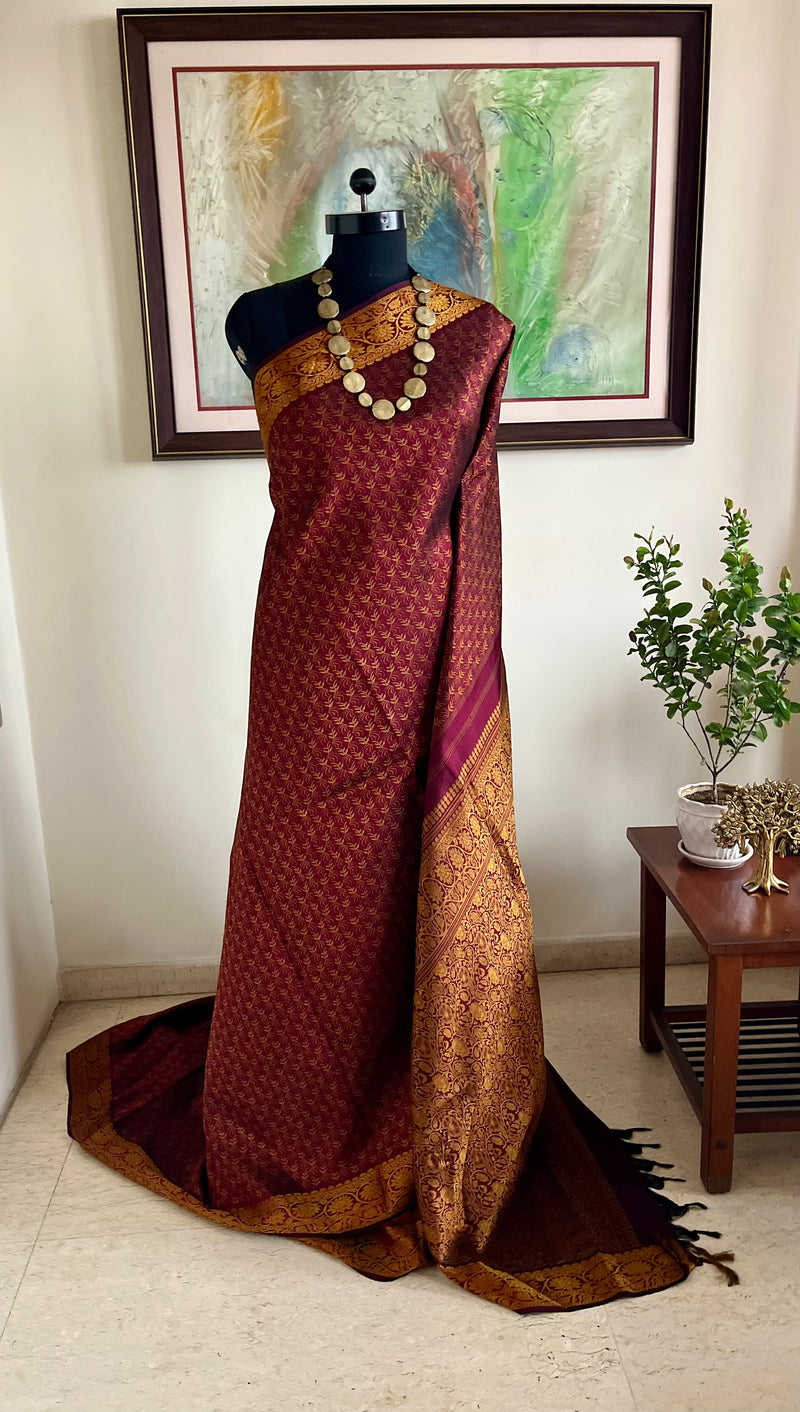 SARASIJA – MAROON KANJIVARAM WITH FLORAL GOLD THREAD ELEGANCE