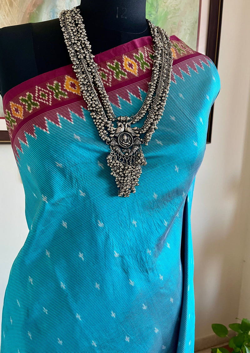 ISHI – BLUE POCHAMPALLY WITH MAROON TEMPLE AND DIAMOND MOTIFS