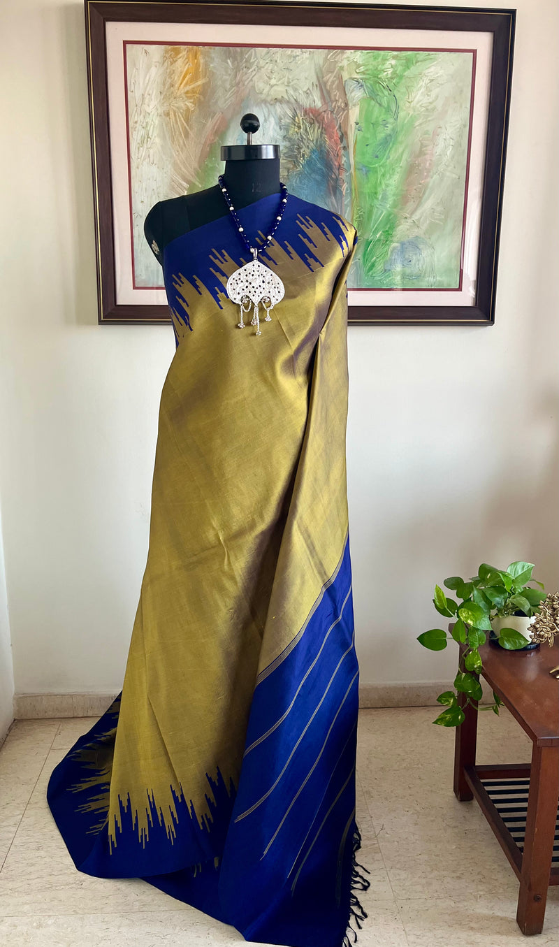 KAVINAYA – UNDERSTATED ELEGANCE IN OLIVE GREEN AND NAVY BLUE KANJIVARAM SILK